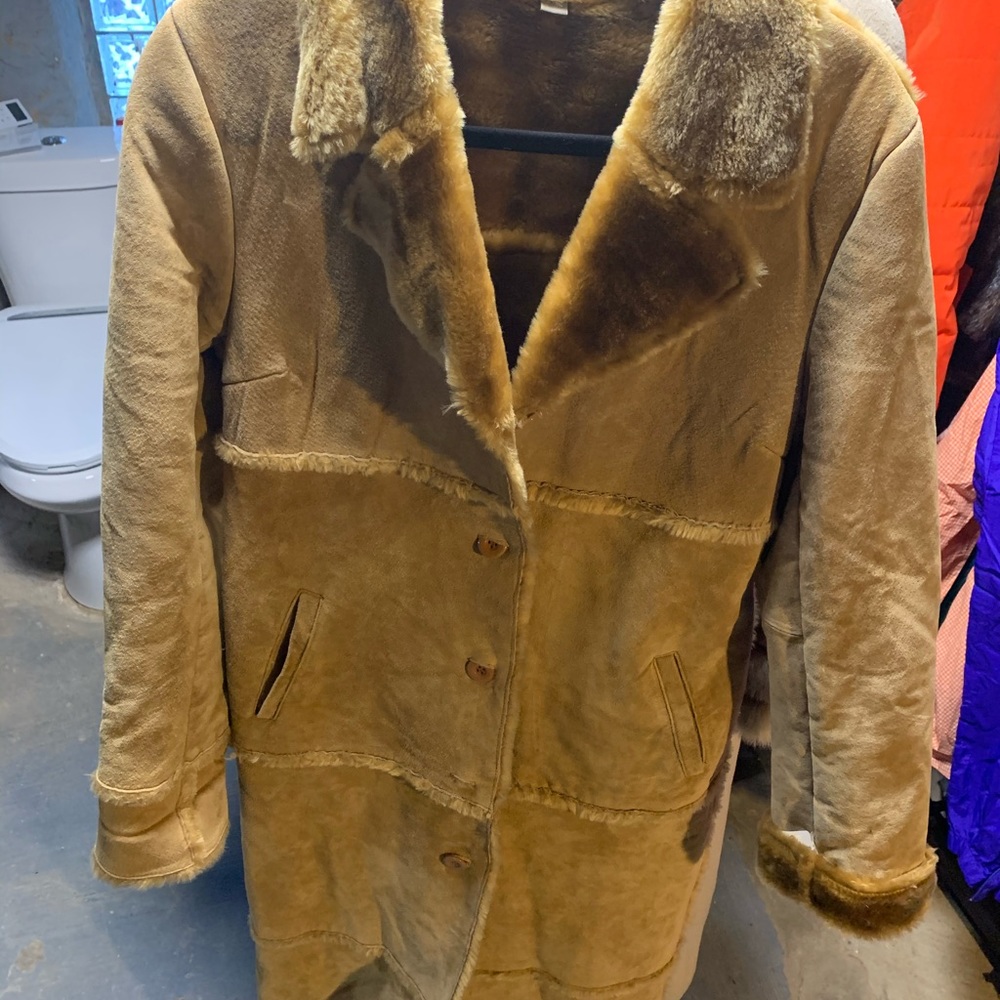 Shearling Coat Size M/L - Picture 2 of 3